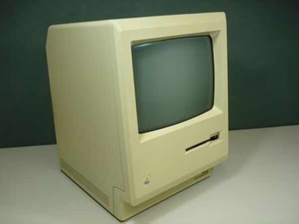 Vorschaubild Macintosh 128k,
aufgerüstet auf 512k