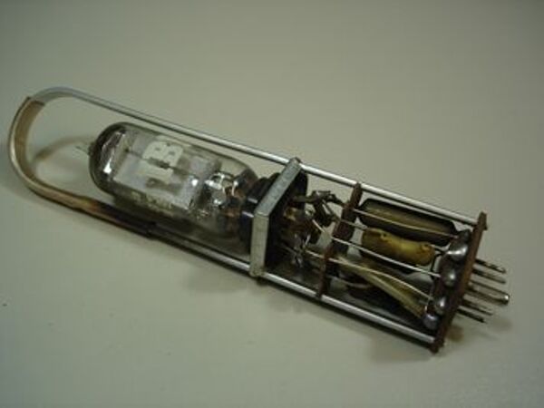 Vorschaubild Computer Logic Tube